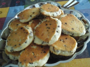 biscotti con granella di mandorle e noci